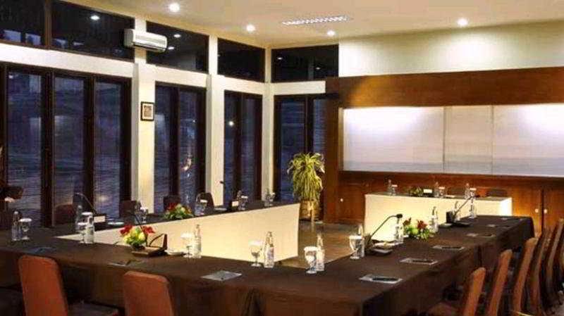 Puteri Gunung Hotel Лембанг Экстерьер фото