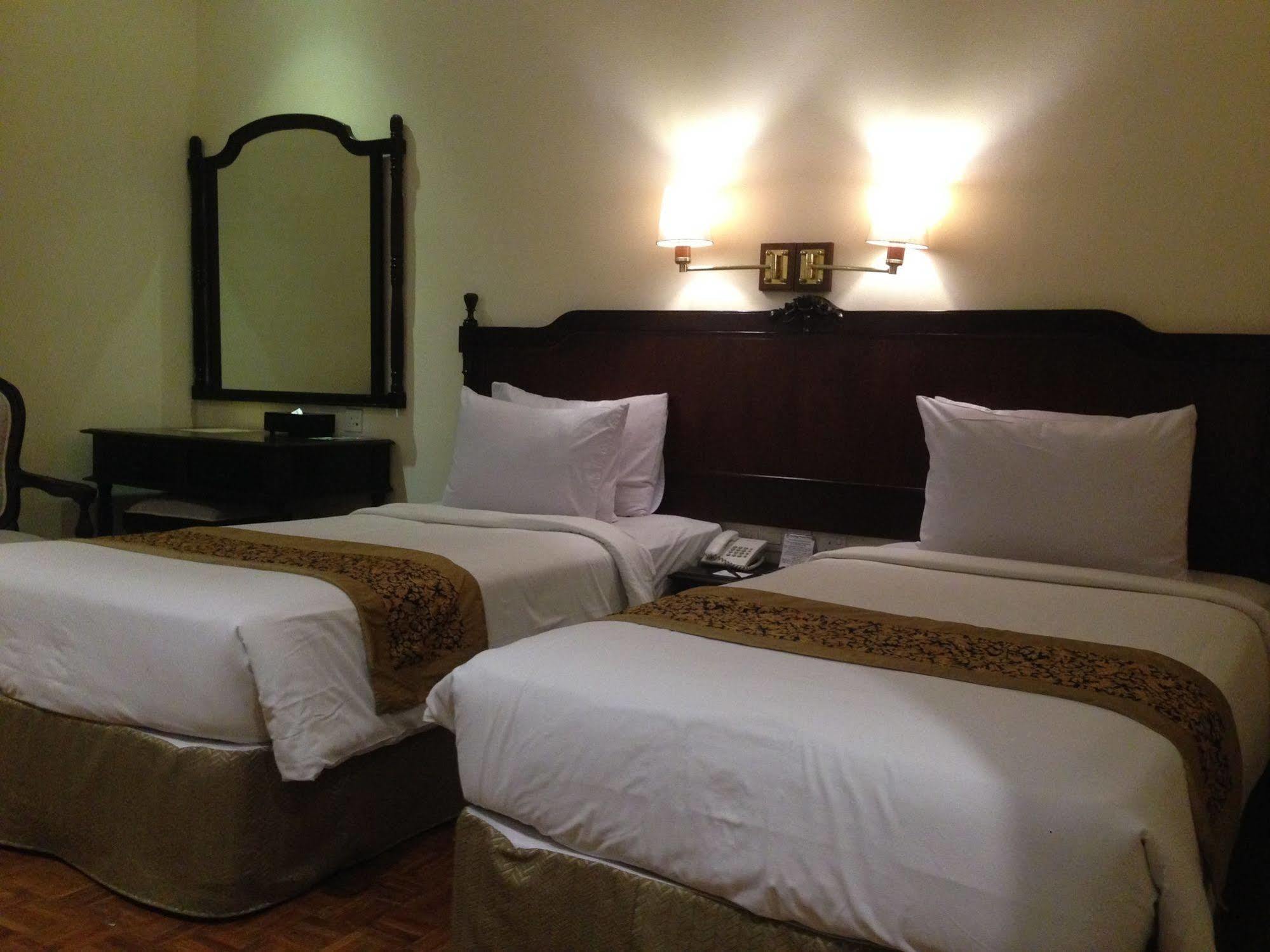 Puteri Gunung Hotel Лембанг Экстерьер фото